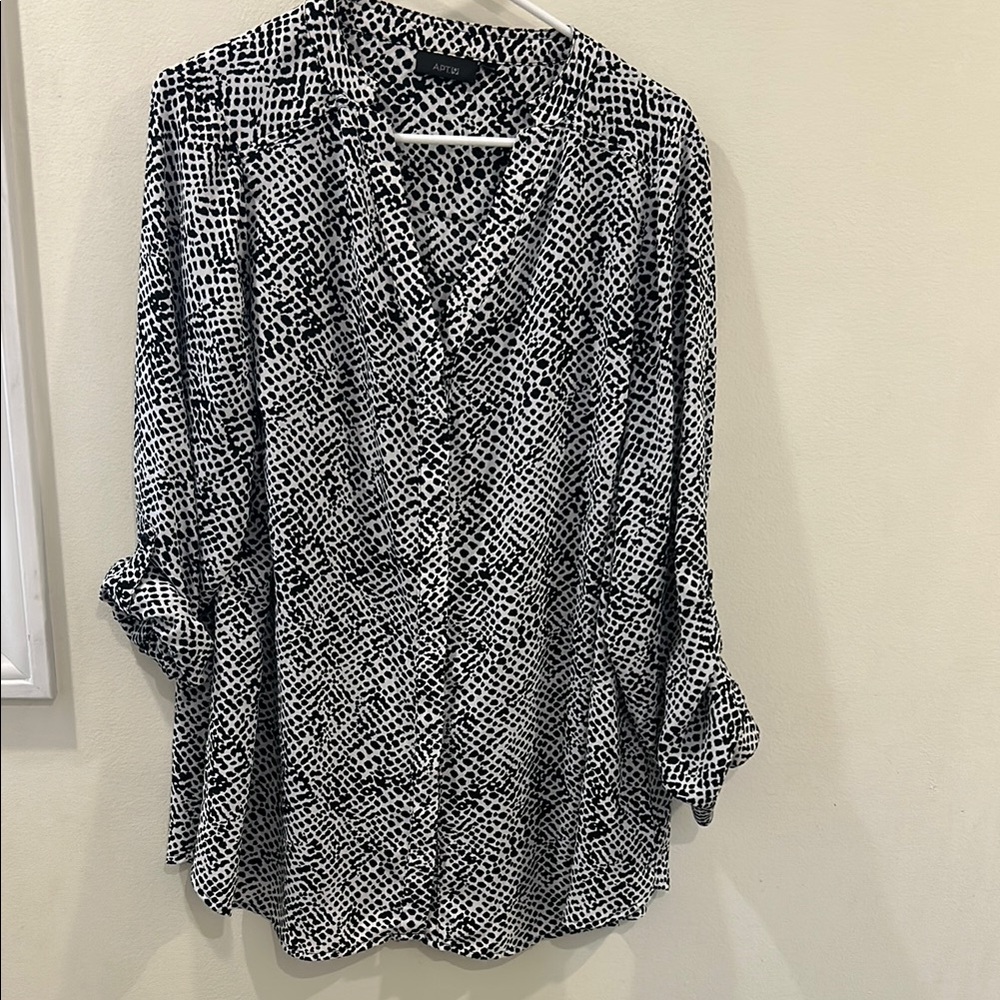 Apt 9, Black and White Patterned Women's Top